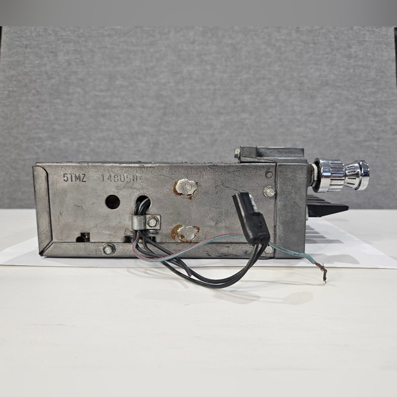 1964 1965 FORD MUSTANG FACTORY ORIGINAL AM RADIO FoMoCo - Picture 7 of 12